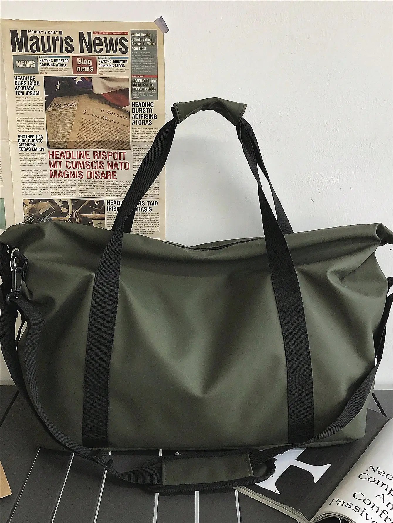 Nylon Travel Bag Large Capacity With Shoulder Strap