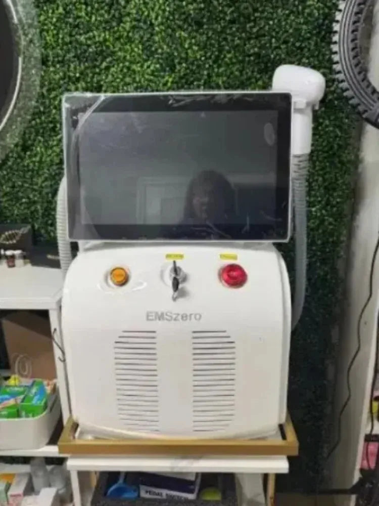 SMVP Soprano Titanium Diode Laser Hair Removal Machine 808 755 1064